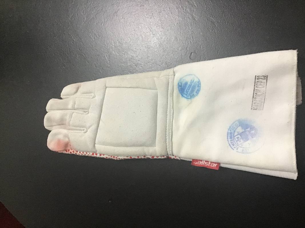 Gant fleuret et épée 