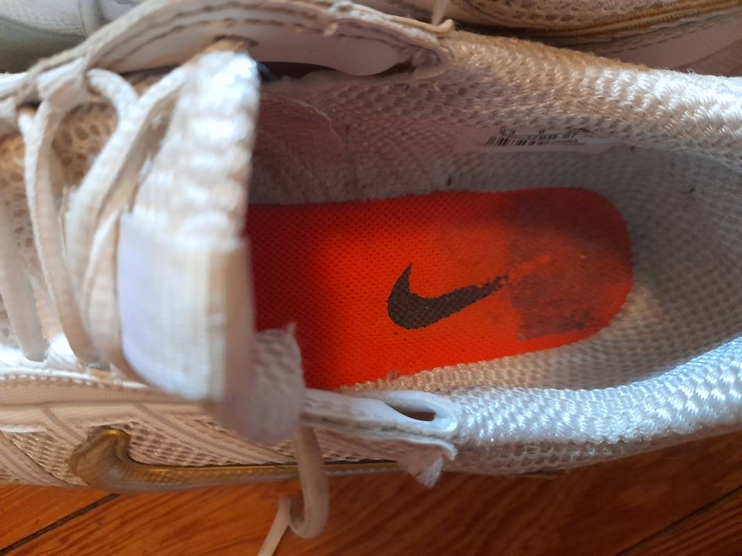 Chaussures Nike Air Zoom dorées